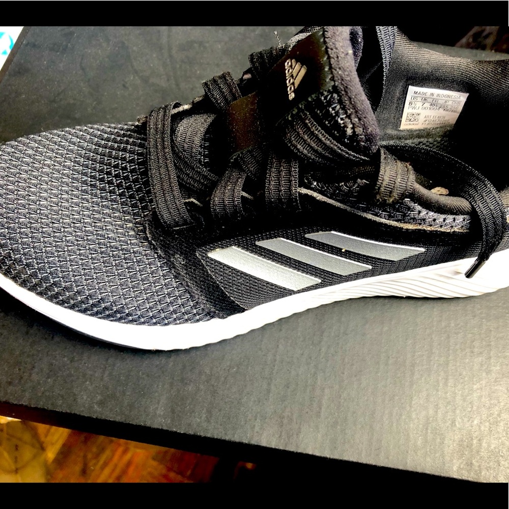 Black and white Adidas sneakers women 8.5